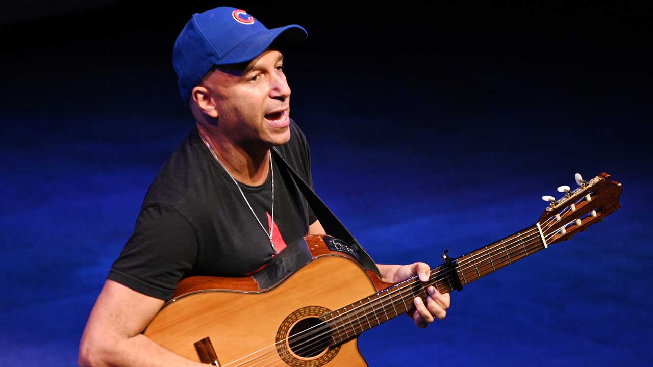 Watch Injured Tom Morello Recruit Fan for Rage Against the Machine Song