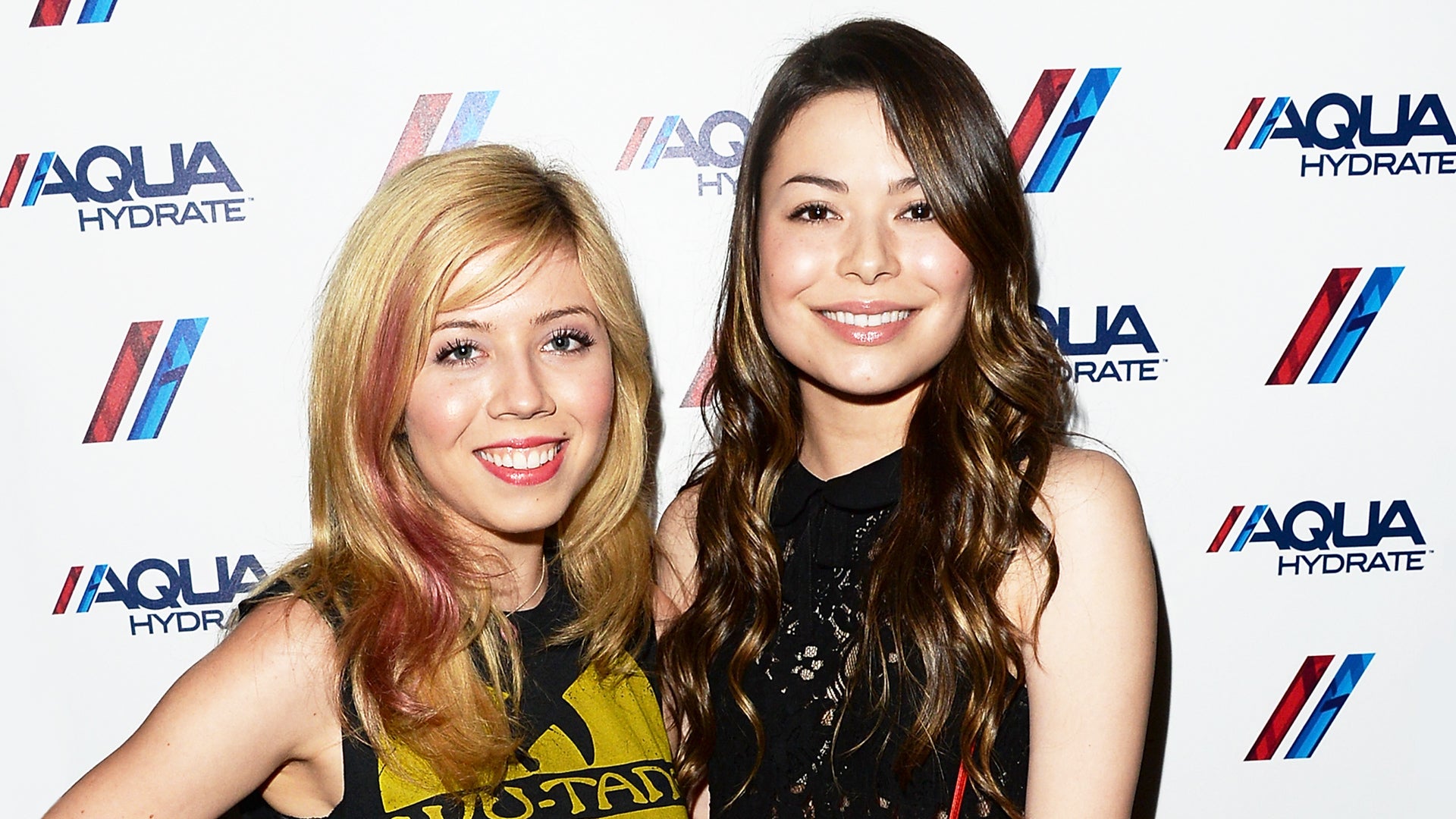 1920px x 1080px - Jennette McCurdy Opens Up About Friendship With Miranda Cosgrove and Why  She's Not in the 'iCarly' Reboot | Entertainment Tonight