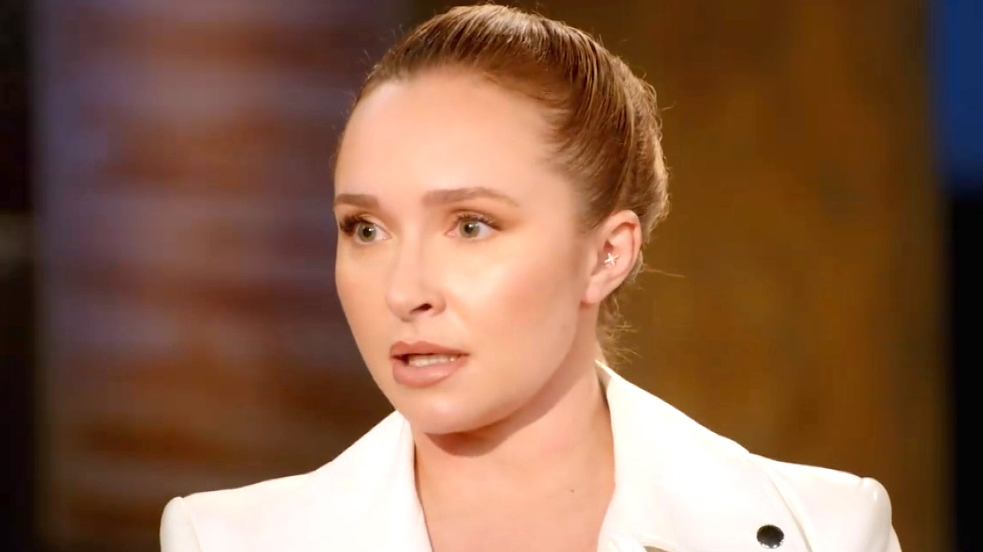 Hayden Panettiere Was Given a 'Happy Pill' for the Red Carpet Age 16 | Entertainment Tonight