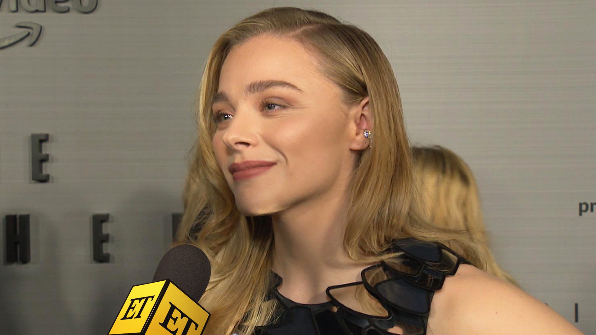 The Peripheral's Chloë Grace Moretz likes to think she's good at Call of  Duty