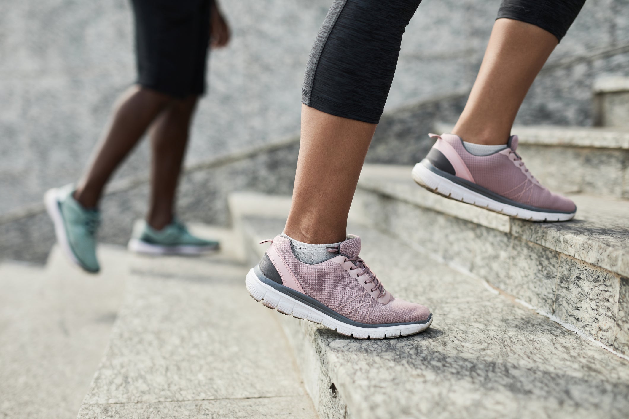Best Walking Shoes for Women in 2023 — Allbirds, Hoka, New Balance and More | Entertainment Tonight