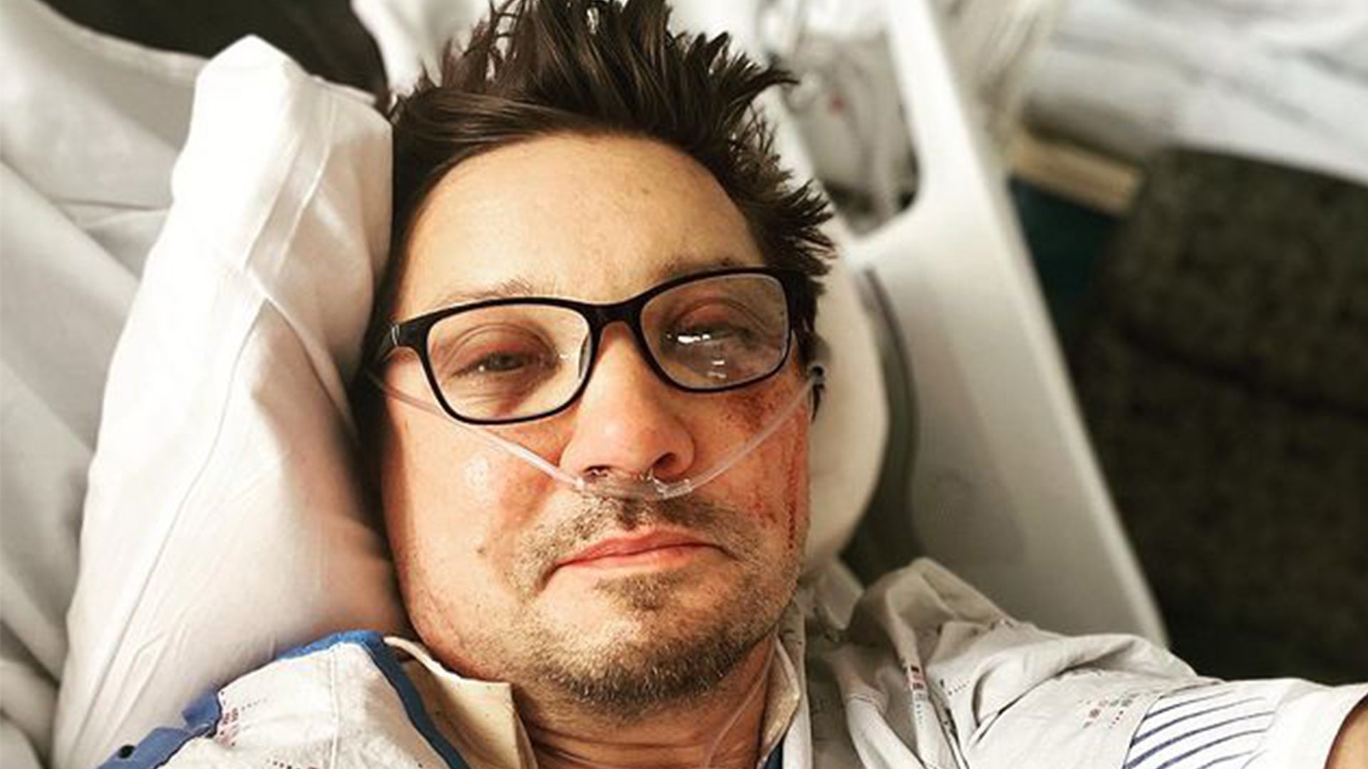 Jeremy Renner Shares Hospital Bed Selfie Amid ICU Recovery for Snow Plow  Accident | Entertainment Tonight