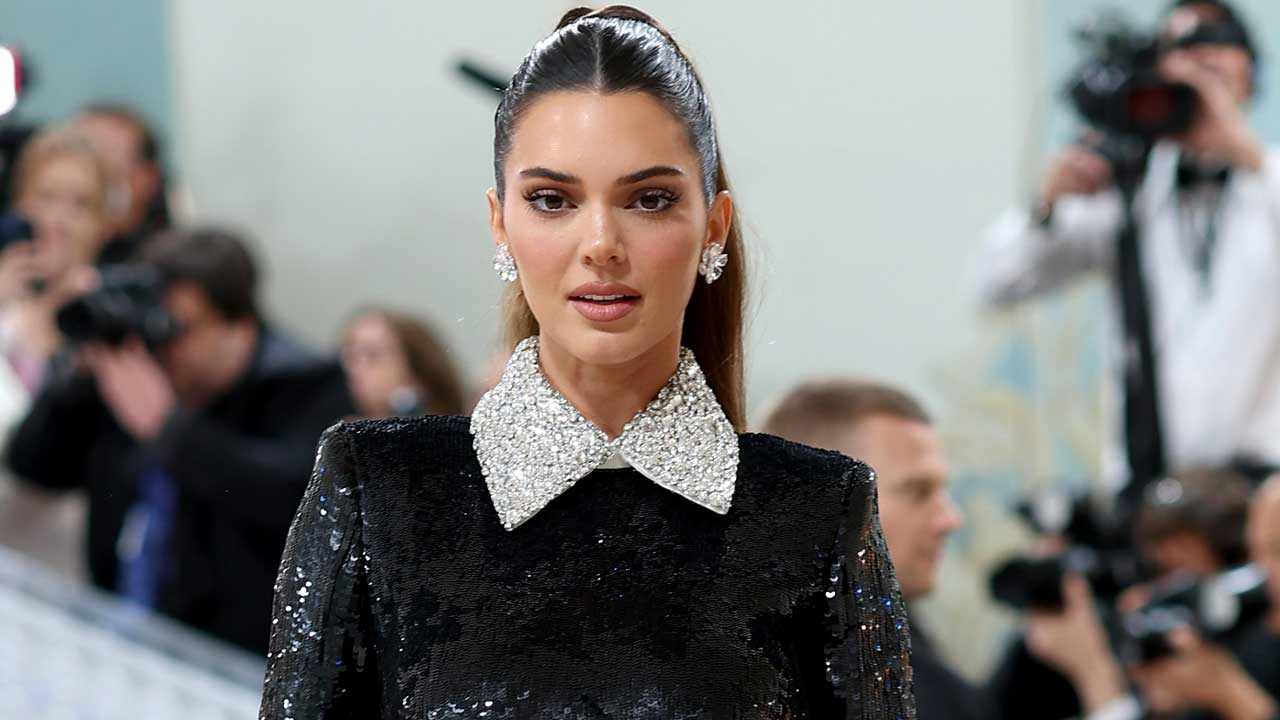 Kendall Jenner Shares the 'Vogue' Stage with Karl Lagerfeld's Cat