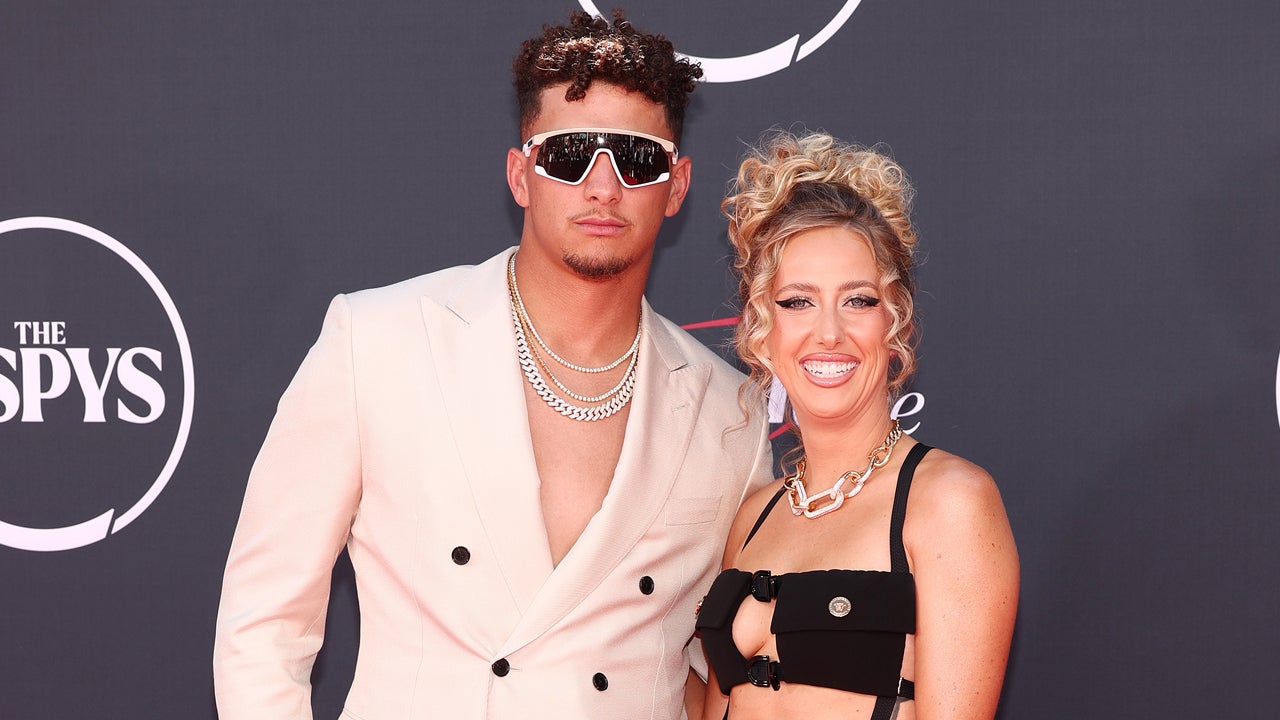 Patrick Mahomes' Wife Brittany Dons Versace Cutout Dress at ESPYs 2023 – WWD