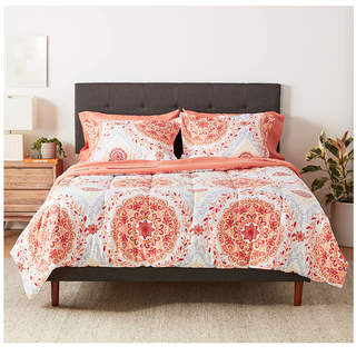Amazon Basics Lightweight Microfiber 7 Piece Bed-in-a-Bag Comforter Bedding Set