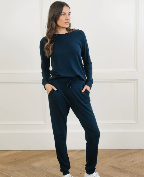 The Best Loungewear for Travel in 2023: Shop Comfortable Outfits for Long  Flights and Road Trips