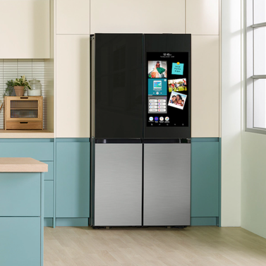Bespoke 4-Door Flex Refrigerator with Family Hub+