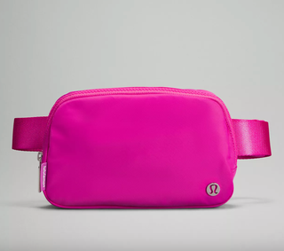 Everywhere Belt Bag 1L in Sonic Pink