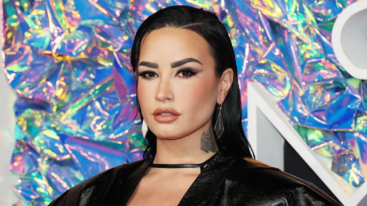 Demi Lovato Takes the Strong Shoulder Trend to the Next Level in