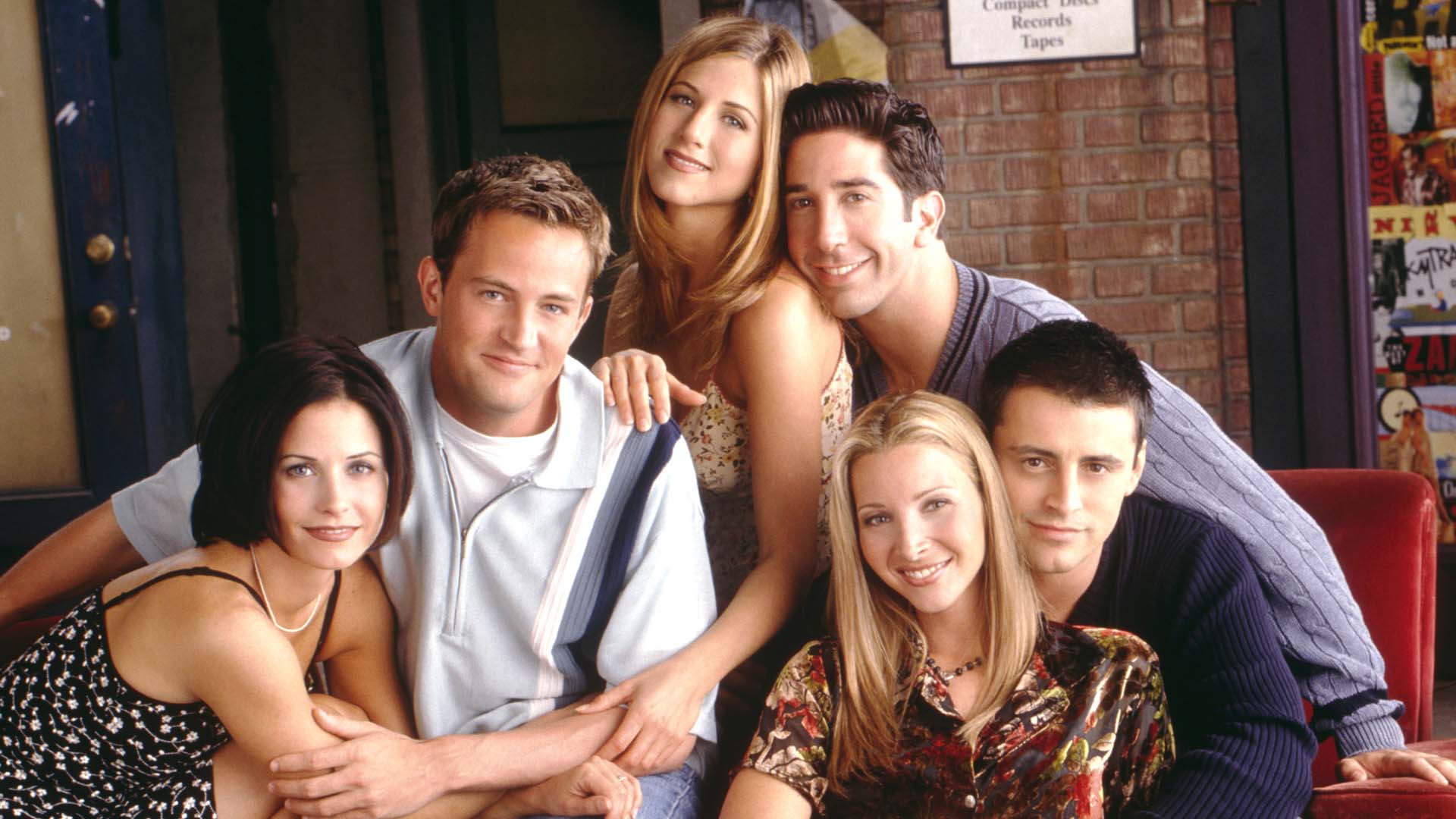 Mourning Matthew Perry, 'Friends' Fans Gather at the Iconic TV Show  Apartment