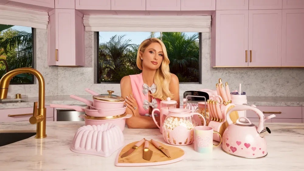 In LOVE with my 10pc Paris Hilton Cookware set! Pink is my