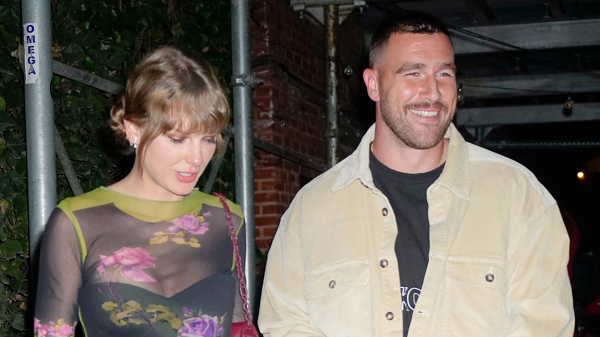 Photo Of Travis Kelce Driving Away With Taylor Swift Is Going Viral - The  Spun: What's Trending In The Sports World Today