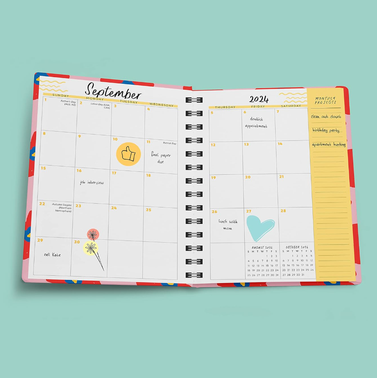 Amy Knapp's The Very Busy Planner: 17-Month Weekly Organizer