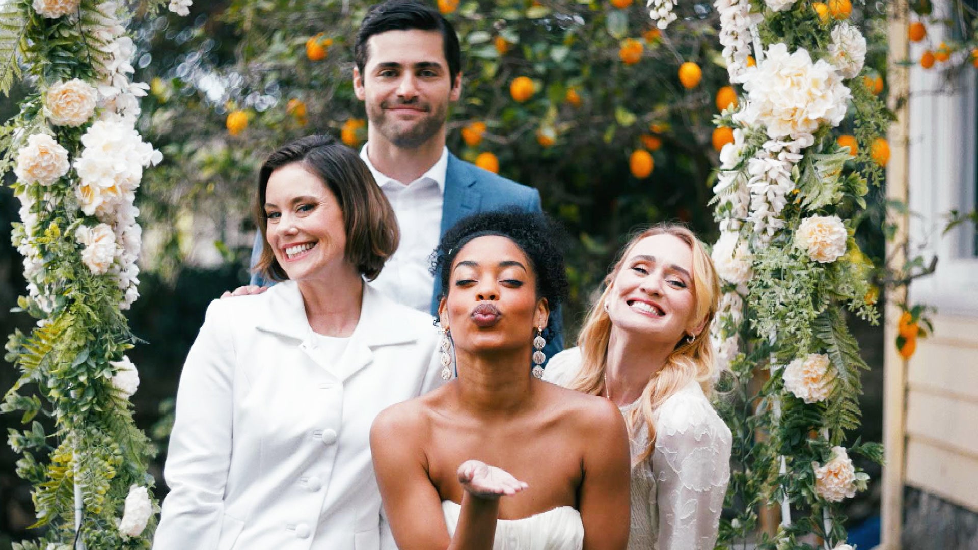 18 Real Wedding Photos That Are Posed Perfection | HuffPost Life, image size:1920x1080