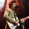 Harry Styles Adorably Shares a Fan's Gender Reveal Live in Concert