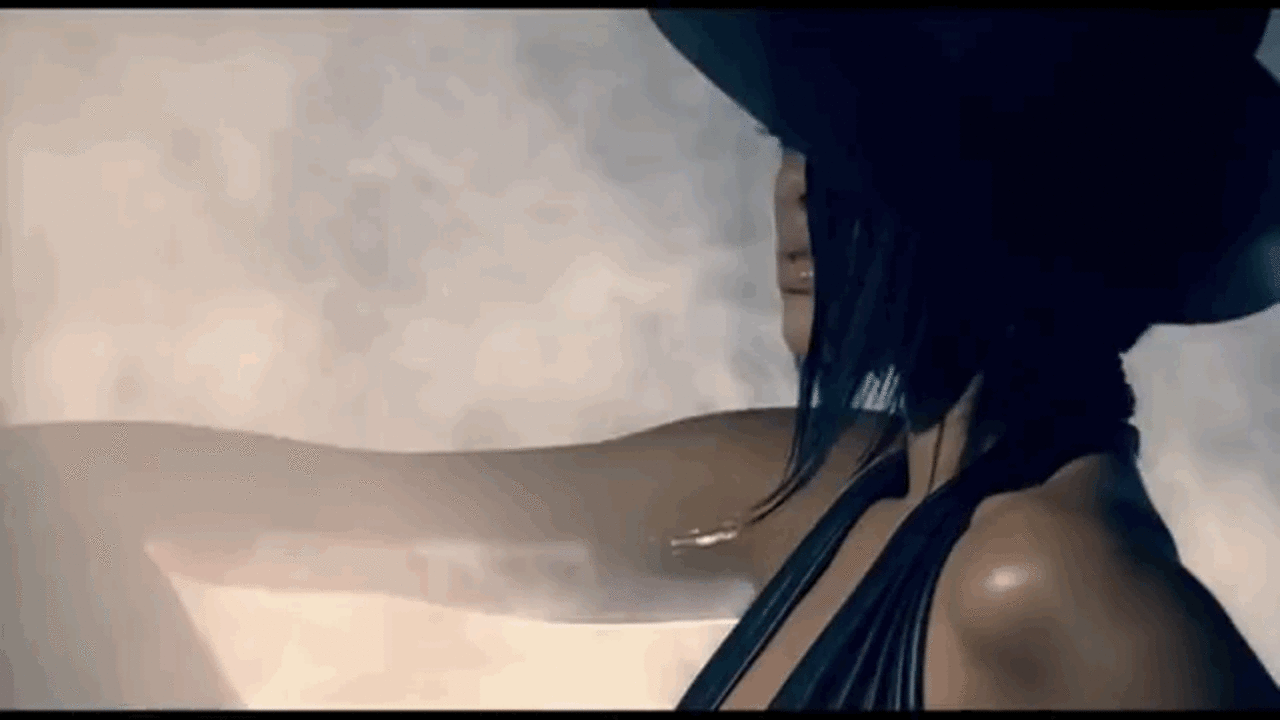 9 Most Amazing Moments From Rihanna's 'Umbrella' Music Video |  Entertainment Tonight, image size:1280x720
