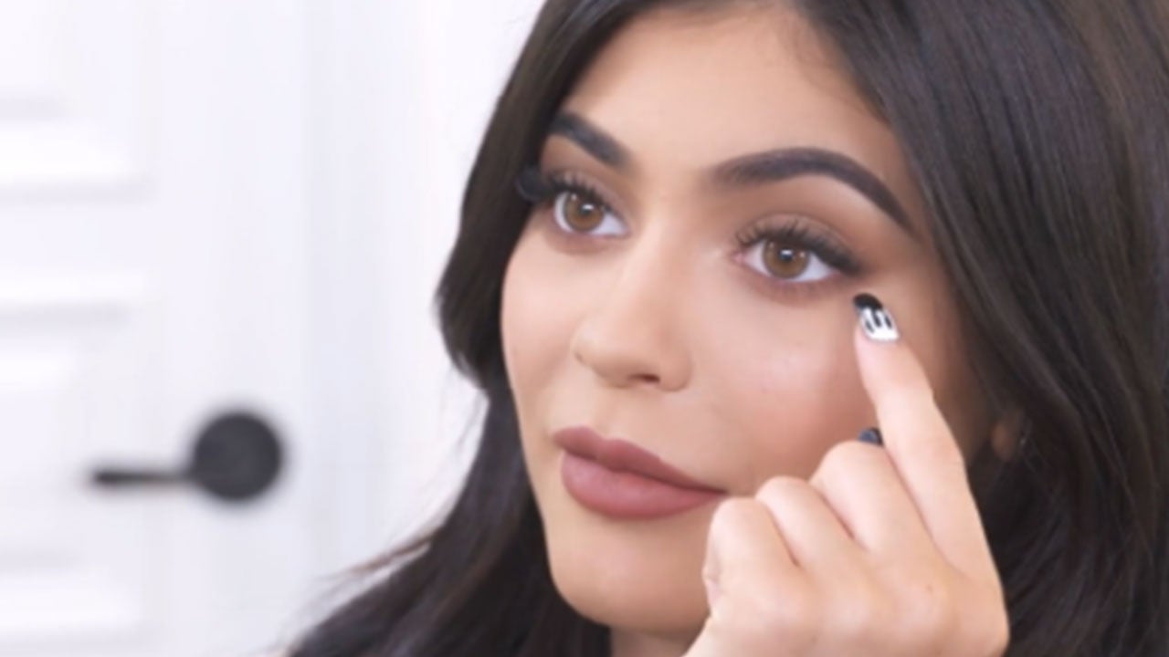 Kylie Jenner Debuts 'Kyshadow' See Her New Eye Shadow Line