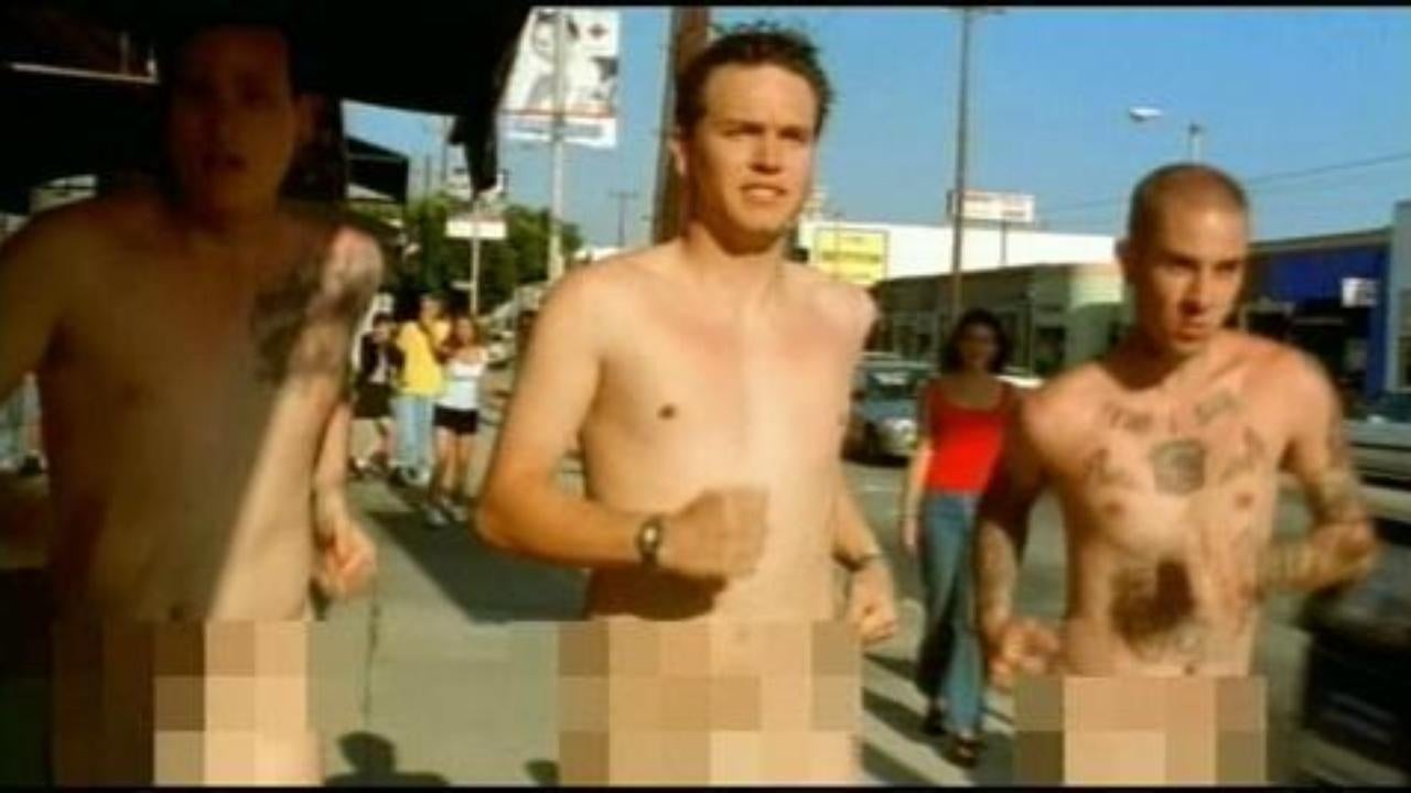 Blink-182 Reacts to Their Best Enema of the State Videos 20 Years Later (Exclusive) Entertainment Tonight picture