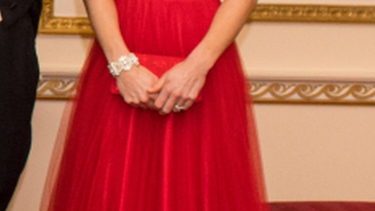 Kate Middleton Dazzles at Diplomatic Reception in Princess Diana's Favorite  Tiara -- See the Pics! | Entertainment Tonight