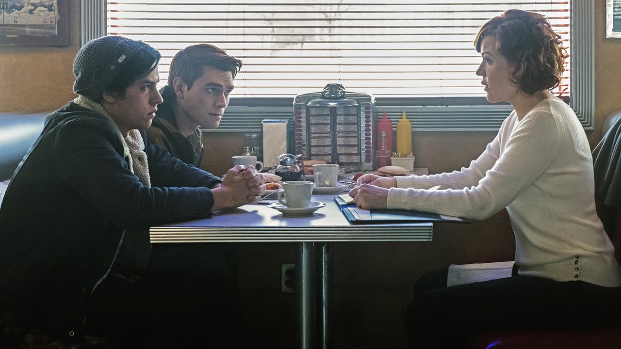 EXCLUSIVE: 'Riverdale' Boss Reveals Why [SPOILER] Killed Jason Blossom ...