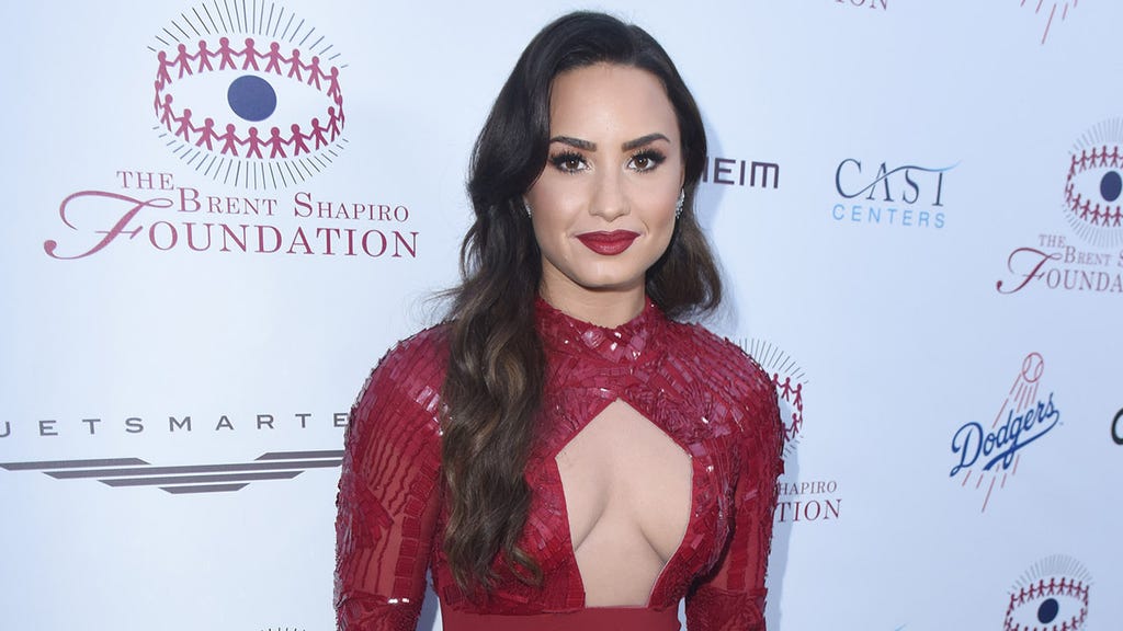 Demi Lovato celebrates her sobriety