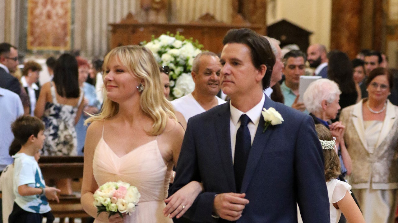 kirsten-dunst-wedding-dress