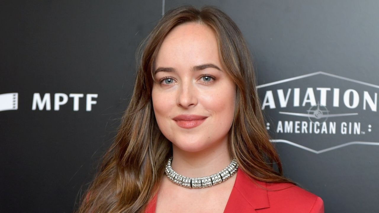 Dakota Johnson Says She Wasn’t Giving Angelina Jolie SideEye at Golden