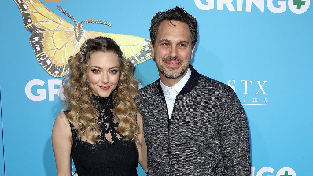Amanda Seyfried and Thomas Sadoski