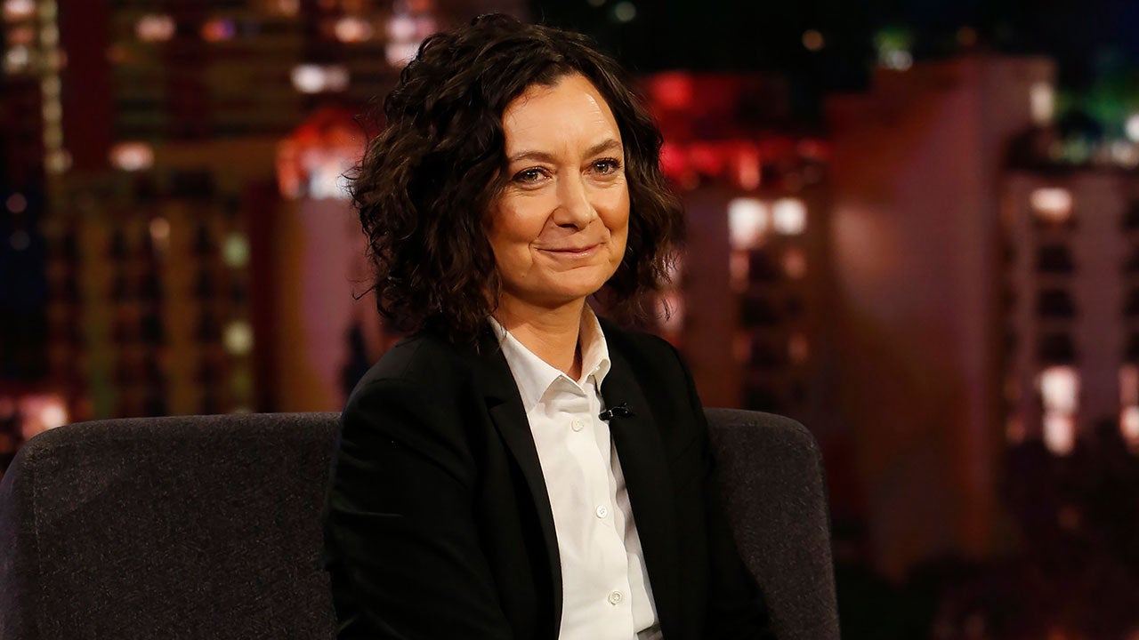 Sara Gilbert Reacts to 'Roseanne' Cancellation: 'This Is Incredibly Sad and Difficult' | Entertainment Tonight