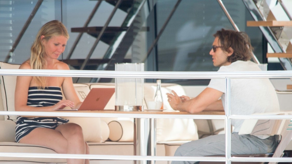 Gwyneth Paltrow spotted on a yacht in Capri with boyfriend Brad Falchuk. 24 Jun 2018