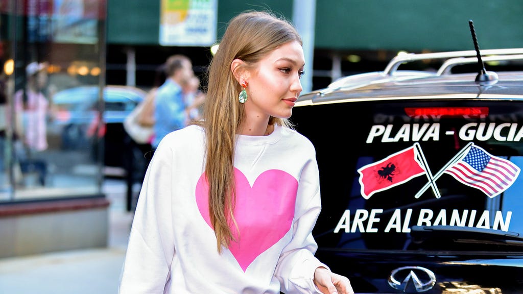 Gigi Hadid jean outfit