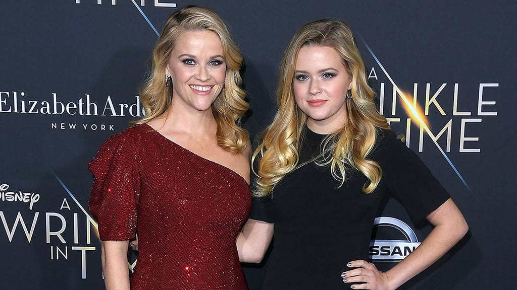 Reese Witherspoon and Ava Phillippe
