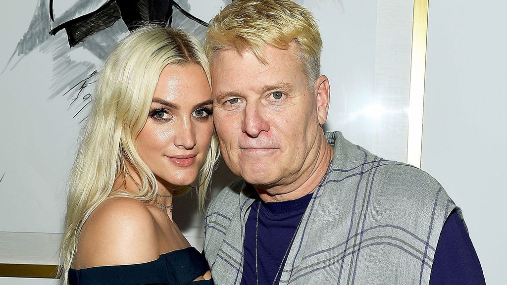 Ashlee Simpson and Joe Simpson