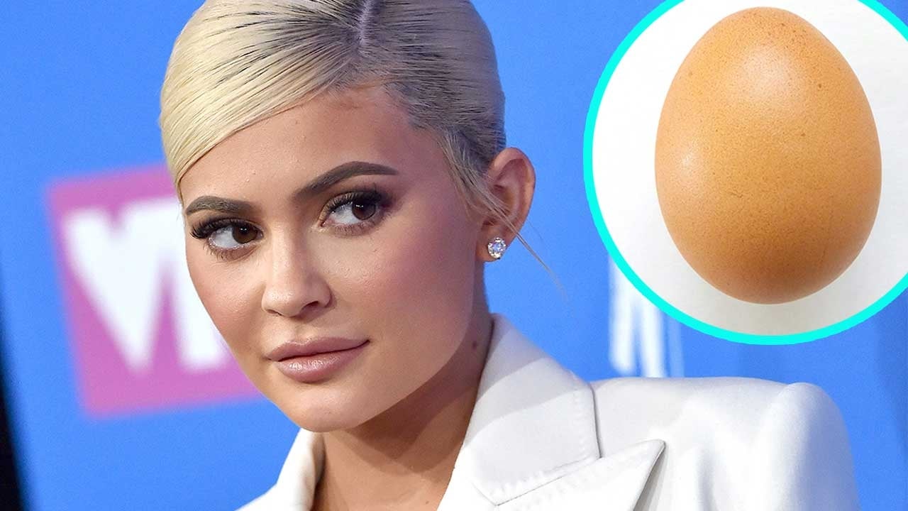 Kylie Jenner and a regular brown egg (inset)