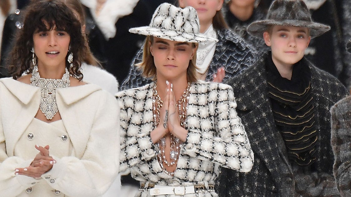 Cara Delevingne, Penelope Cruz and more honor Karl Lagerfeld's final  collection with Chanel - Good Morning America