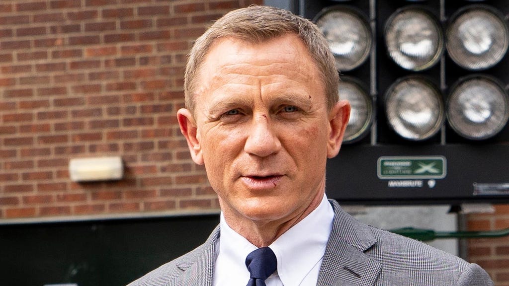 Daniel Craig