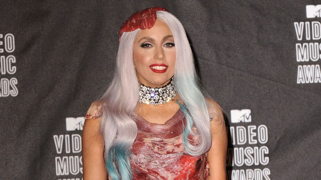 lady gaga at 2010 mtv vmas