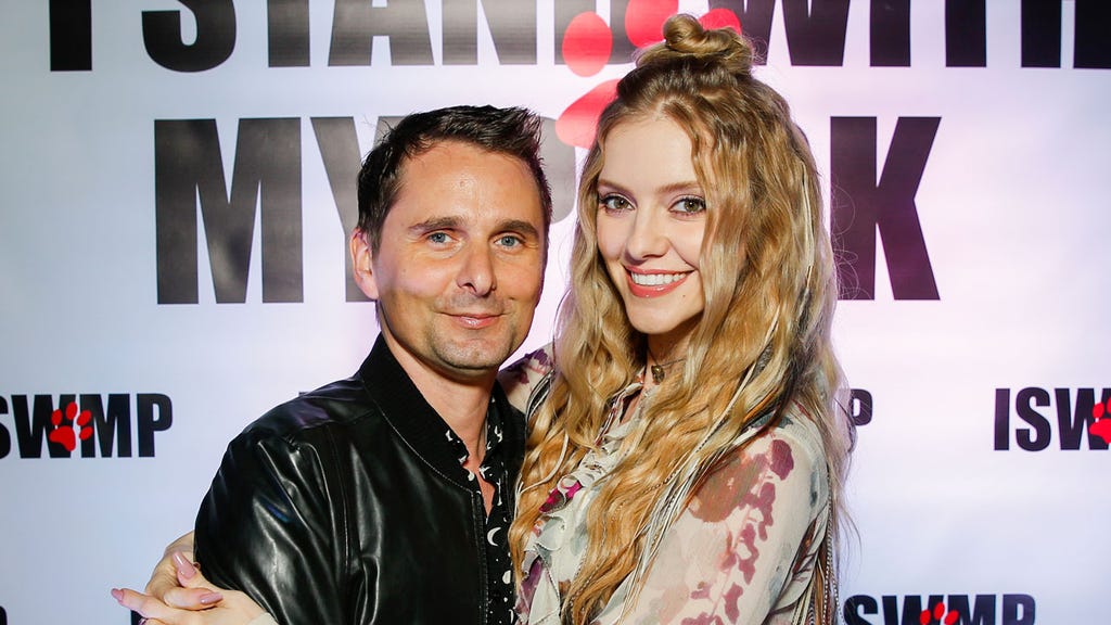 Matt Bellamy and Elle Evans in november 2019