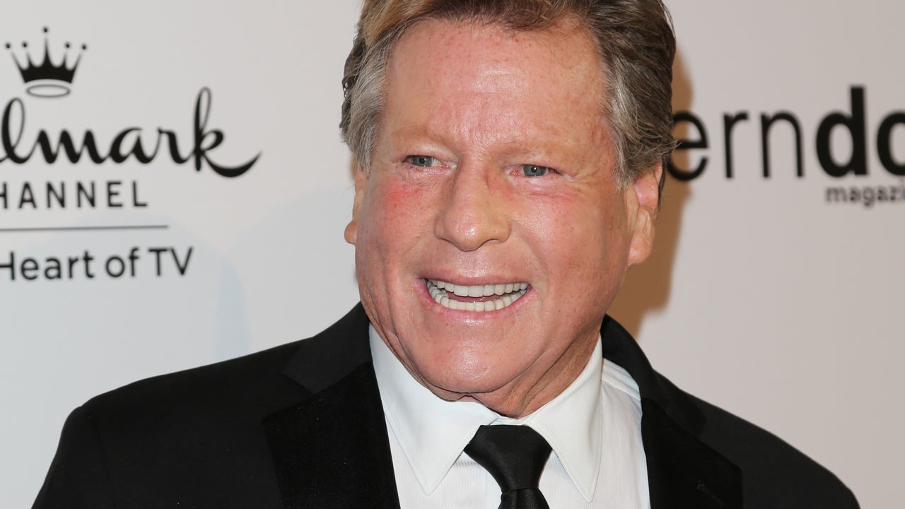 Ryan O’Neal, ‘Paper Moon’ and ‘Love Story’ Star, Dead at 82