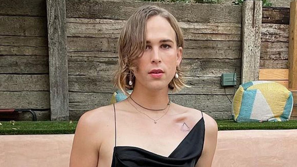 Tommy Dorfman Comes Out as Transgender