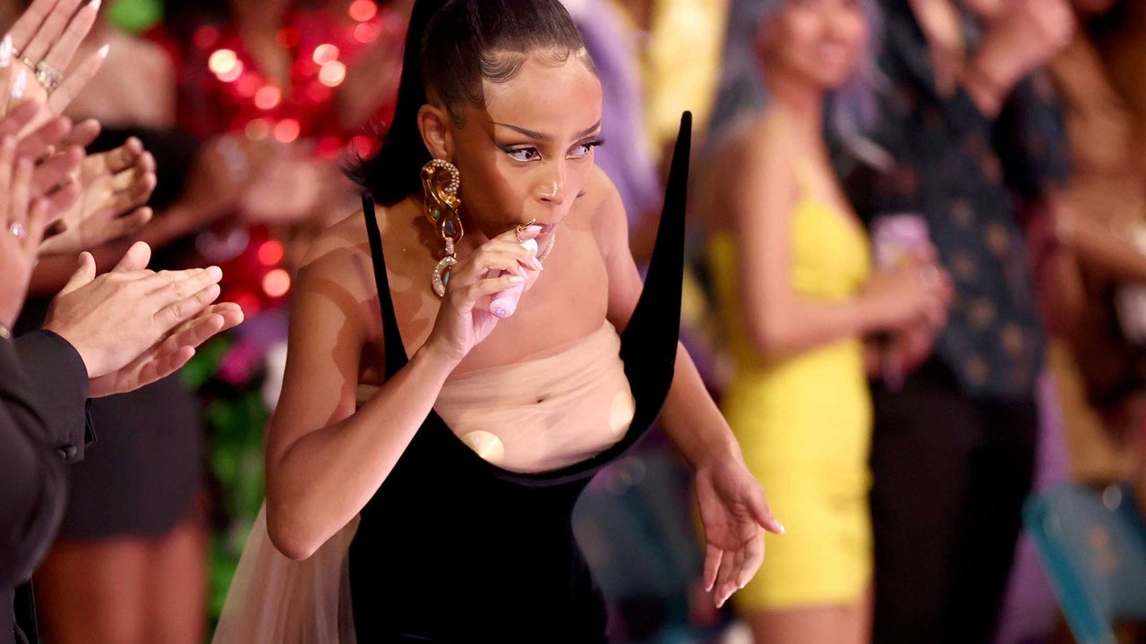 elfbar elfa kaufen Doja Cat slammed for vaping at Met Gala after having two throat surgeries main image 0