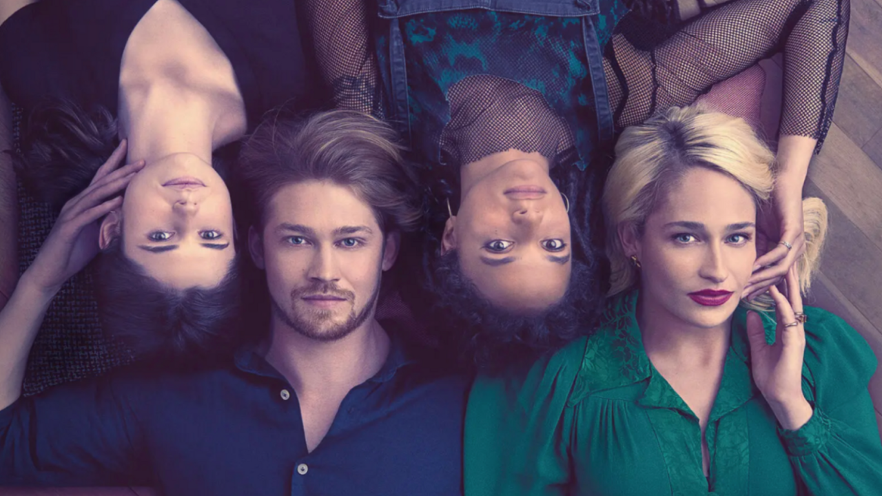 Joe Alwyn, Alison Oliver and 'Conversations With Friends' Stars on Filming Love Scenes (Exclusive) | Entertainment Tonight