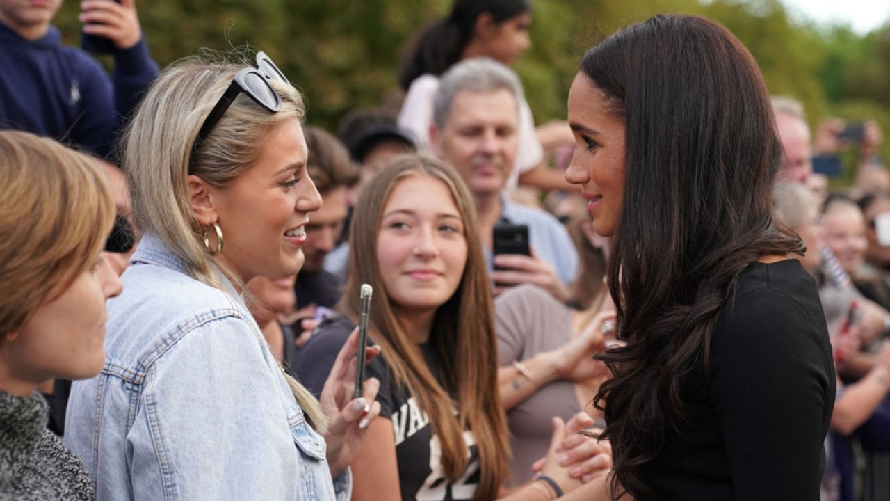 Meghan Markle Receives Hug From 14-Year-Old Girl While Mourning Queen  Elizabeth's Death | Entertainment Tonight