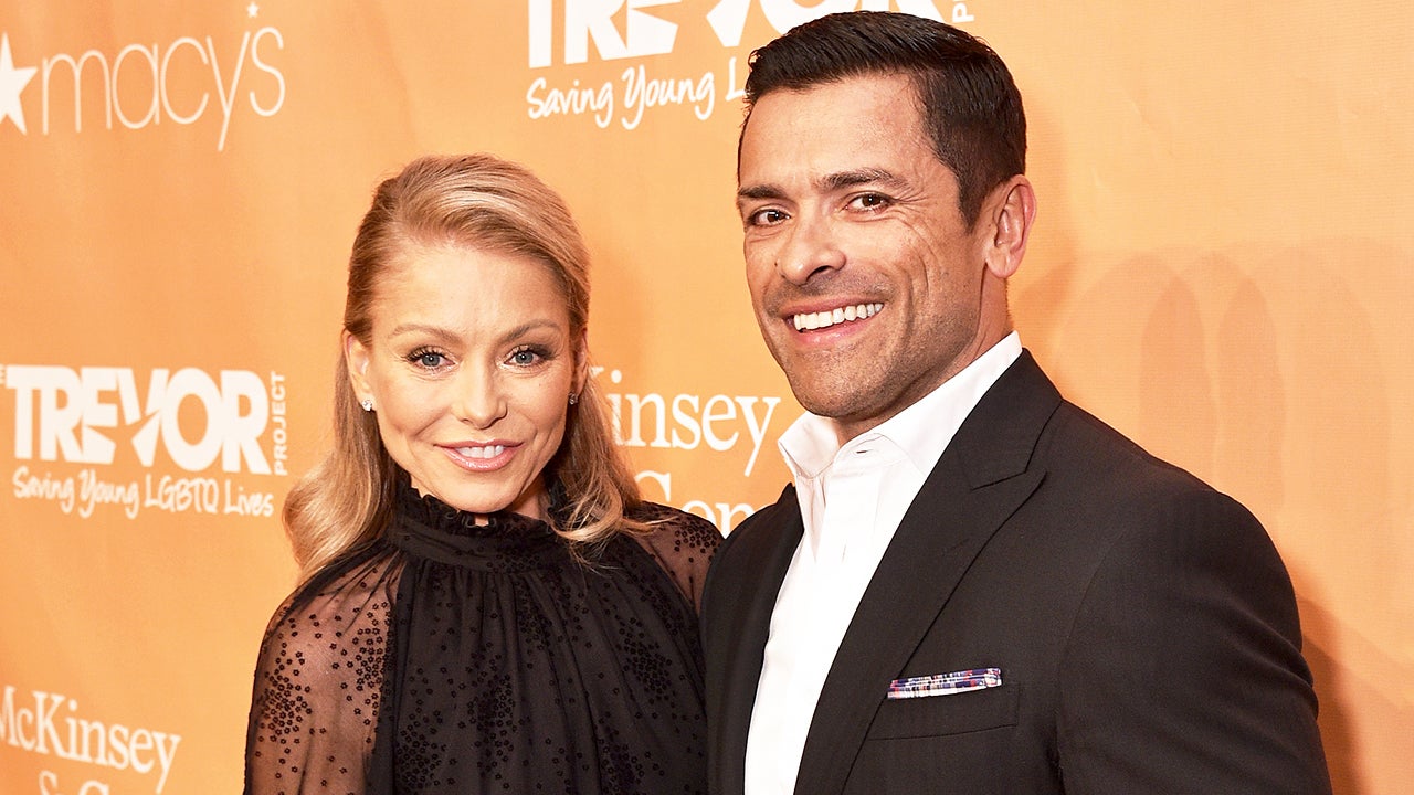 Kelly Ripa Reveals She Once Passed Out During Morning Sex With Mark Consuelos Entertainment Tonight