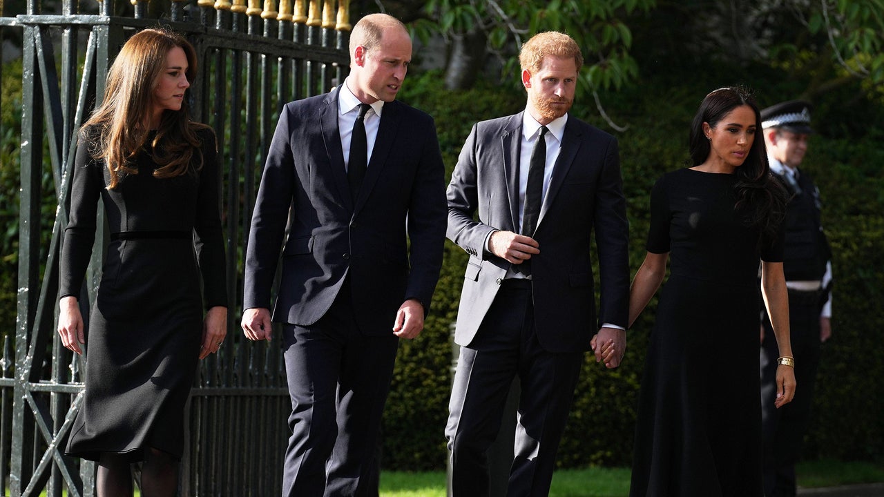 Prince William and Kate Middleton Reunite With Prince Harry and Meghan  Markle at Queen Elizabeth Tribute | Entertainment Tonight
