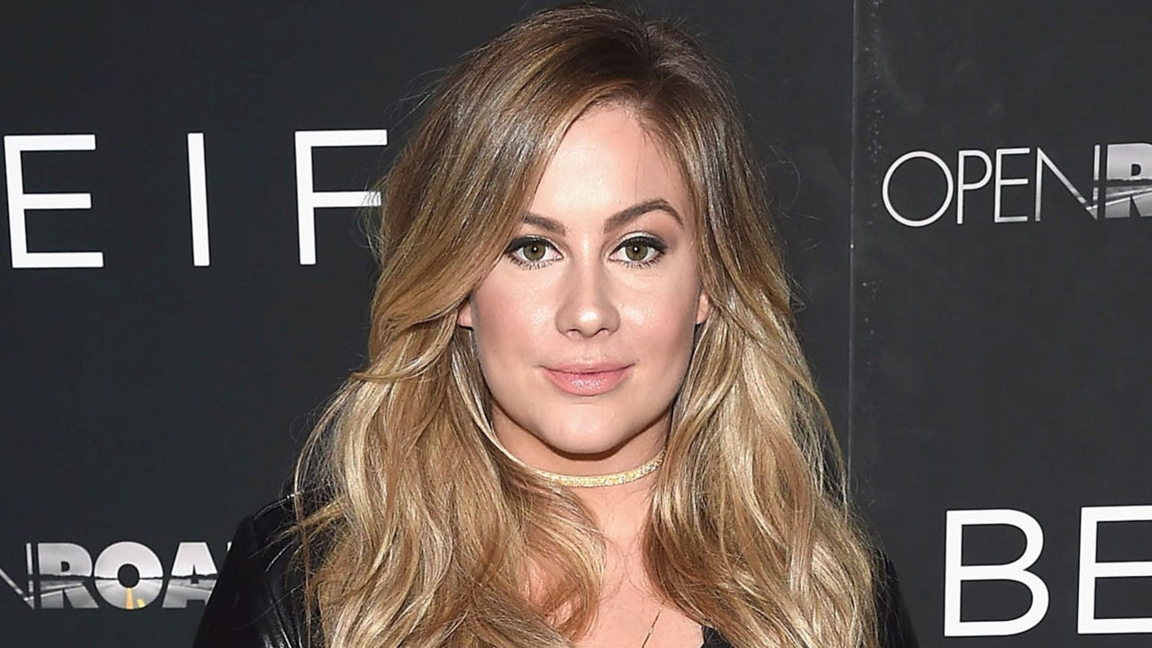 Shawn Johnson Shares Look Inside Family Flight Co-Piloted by Her ...