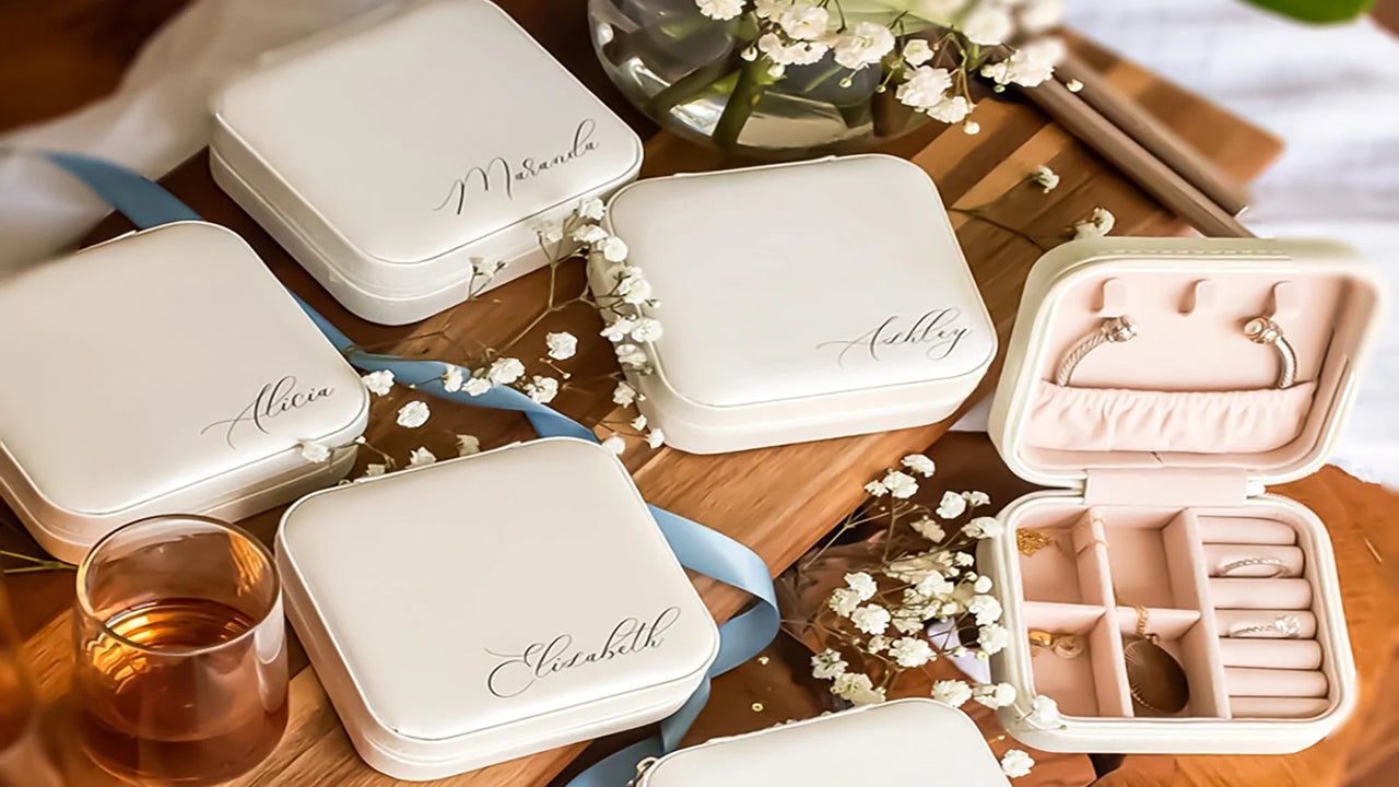 33 Best Bridesmaid Gift Boxes and Sets (Free Personalization Today) Tagged  