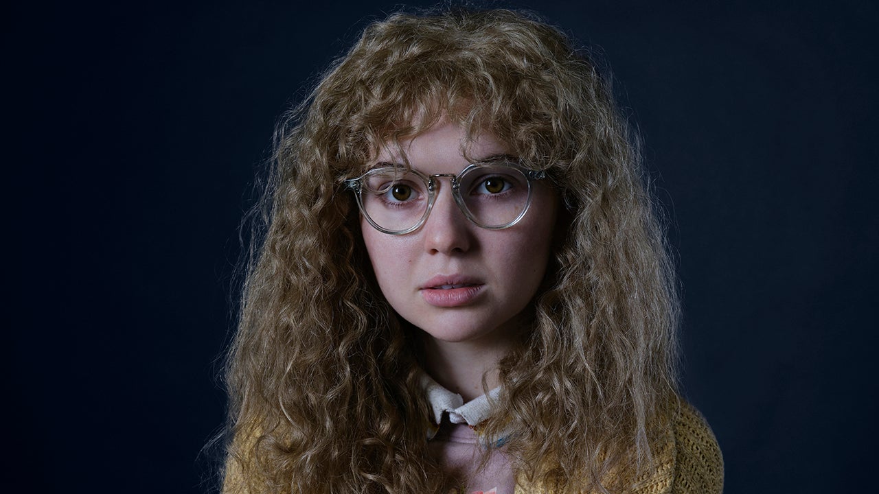 'Yellowjackets': Samantha Hanratty Hopes Sally Field Enjoys Her 'Steel Magnolias' Scene in Season 2 | Entertainment Tonight