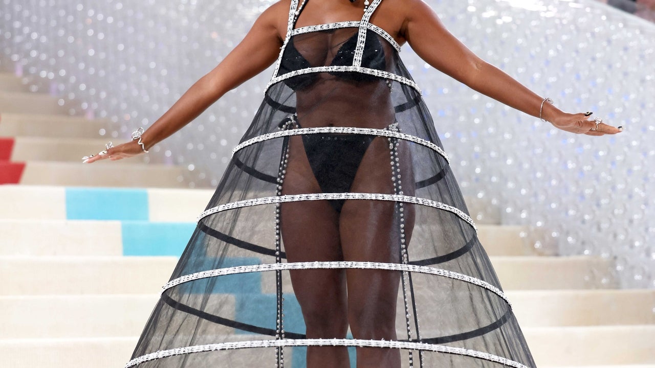 janelle monae red carpet dresses Janelle Monae Style Best Outfits Red Carpets Awards