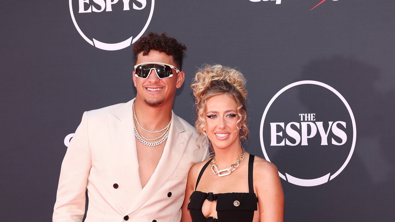 Brittany Mahomes Turned Heads With Her Outfit In Jacksonville - The Spun:  What's Trending In The Sports World Today